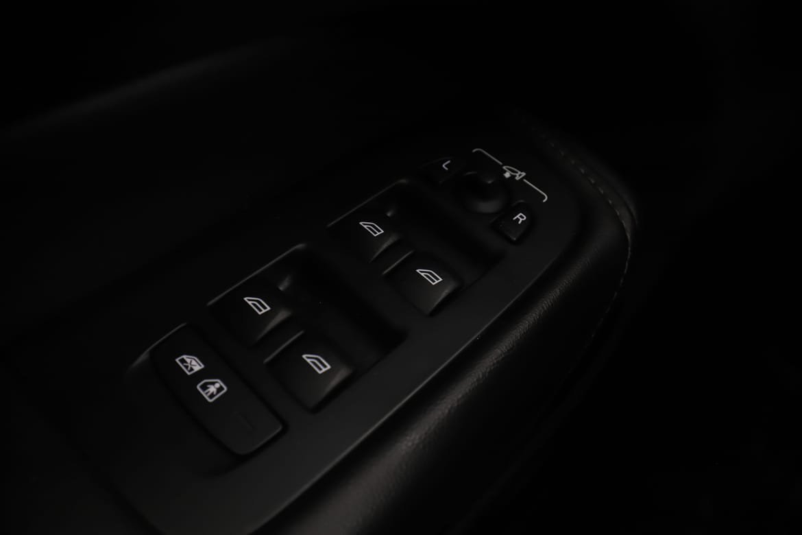 Vehicle Image 38
