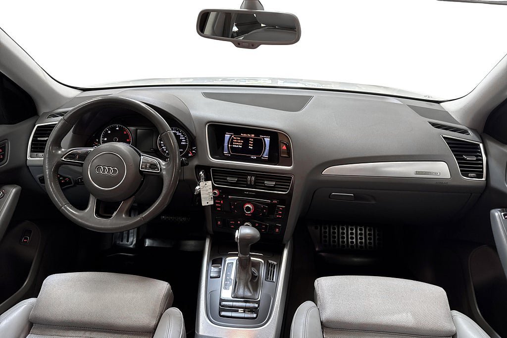 Vehicle Image 8