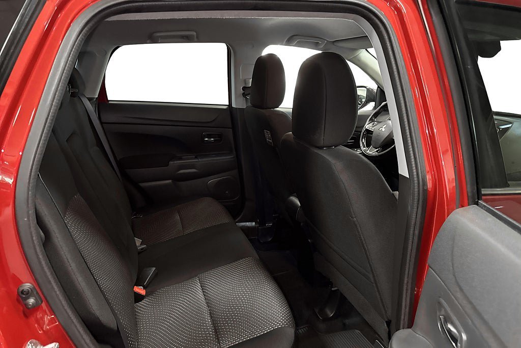 Vehicle Image 13