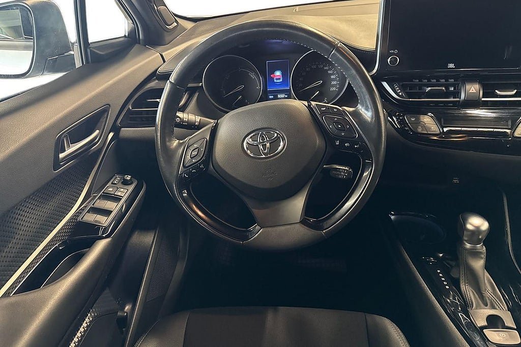 Vehicle Image 10
