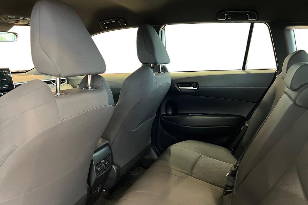 Vehicle Image 12