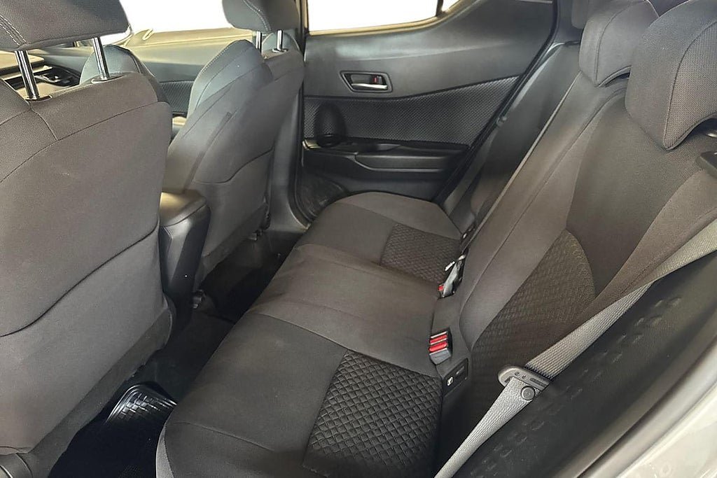 Vehicle Image 12