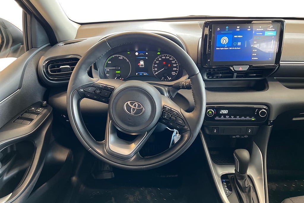 Vehicle Image 10