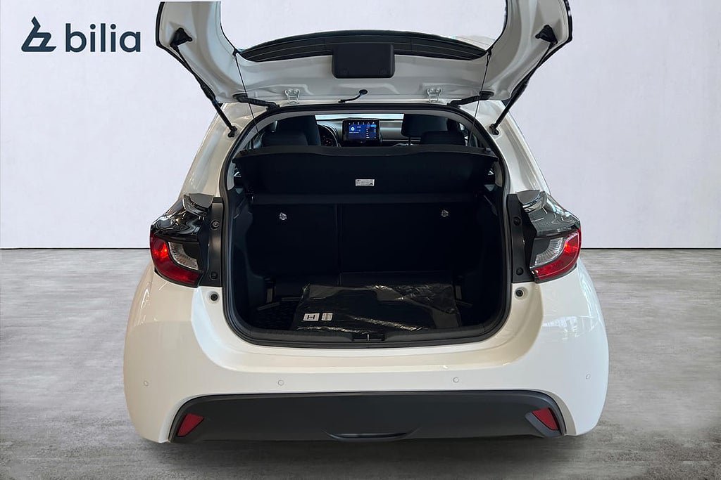 Vehicle Image 12