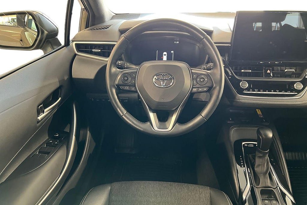 Vehicle Image 11