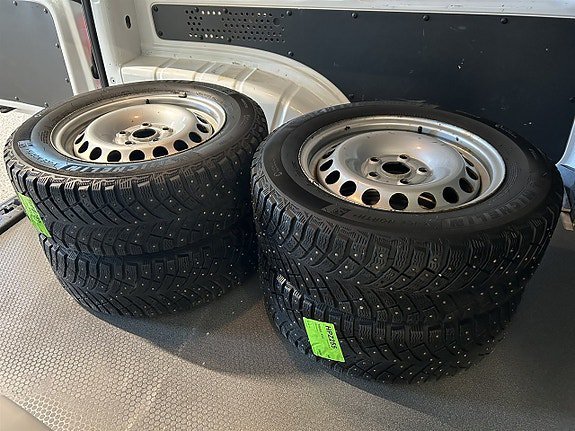 Vehicle Image 16