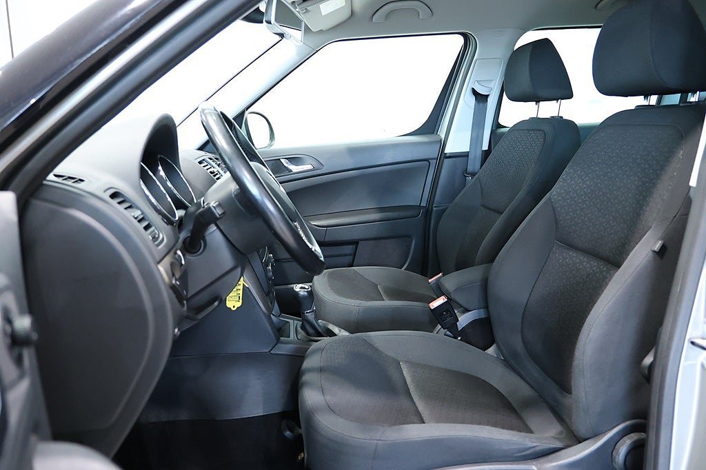 Vehicle Image 6