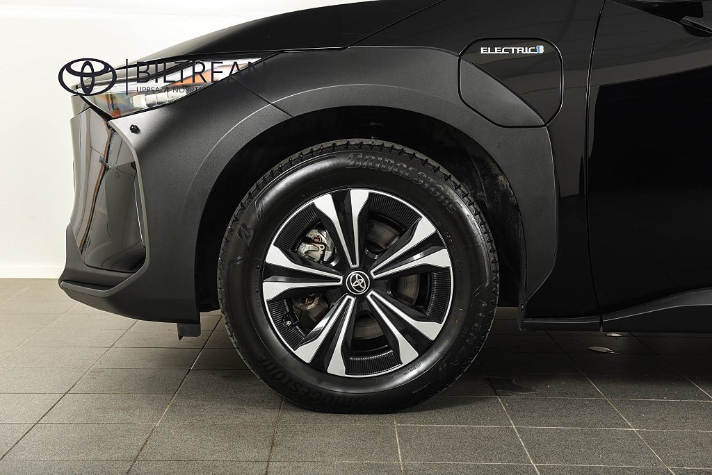 Vehicle Image 15