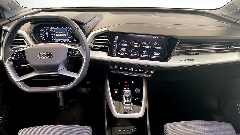 Vehicle Image 16