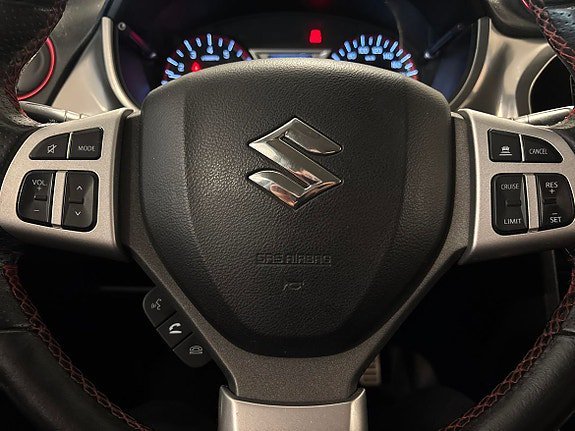 Vehicle Image 16