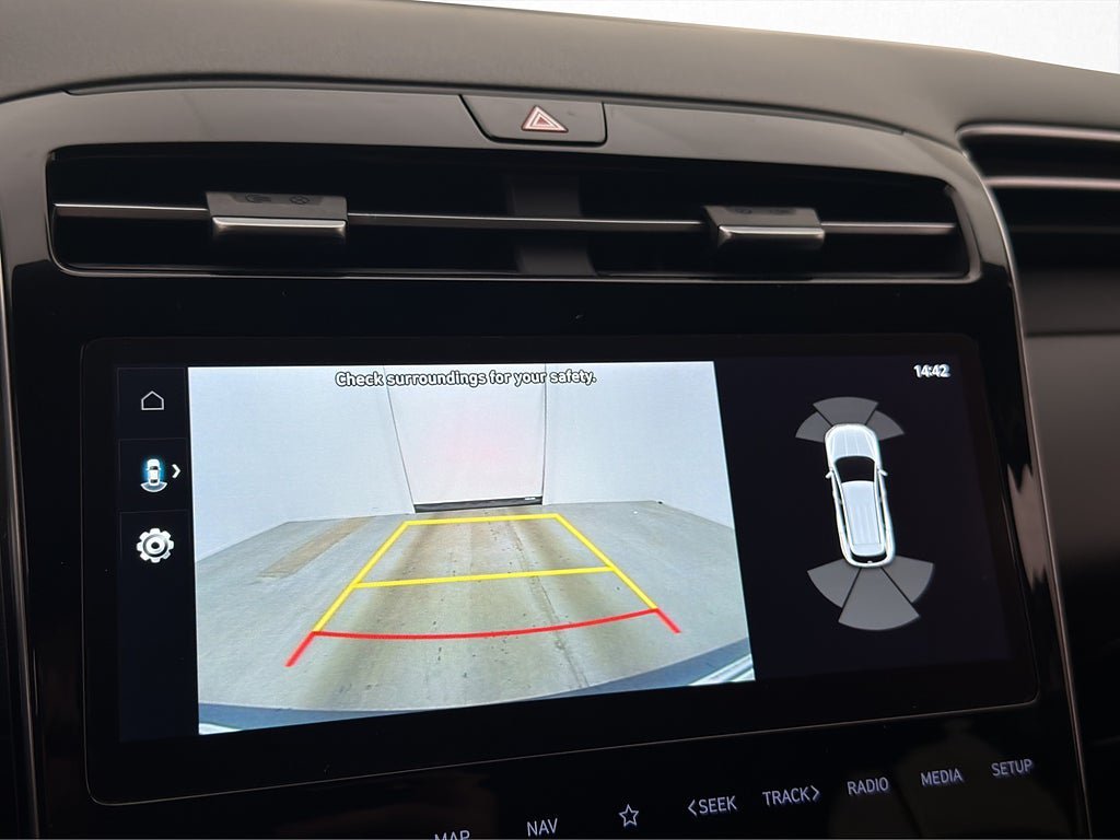 Vehicle Image 16