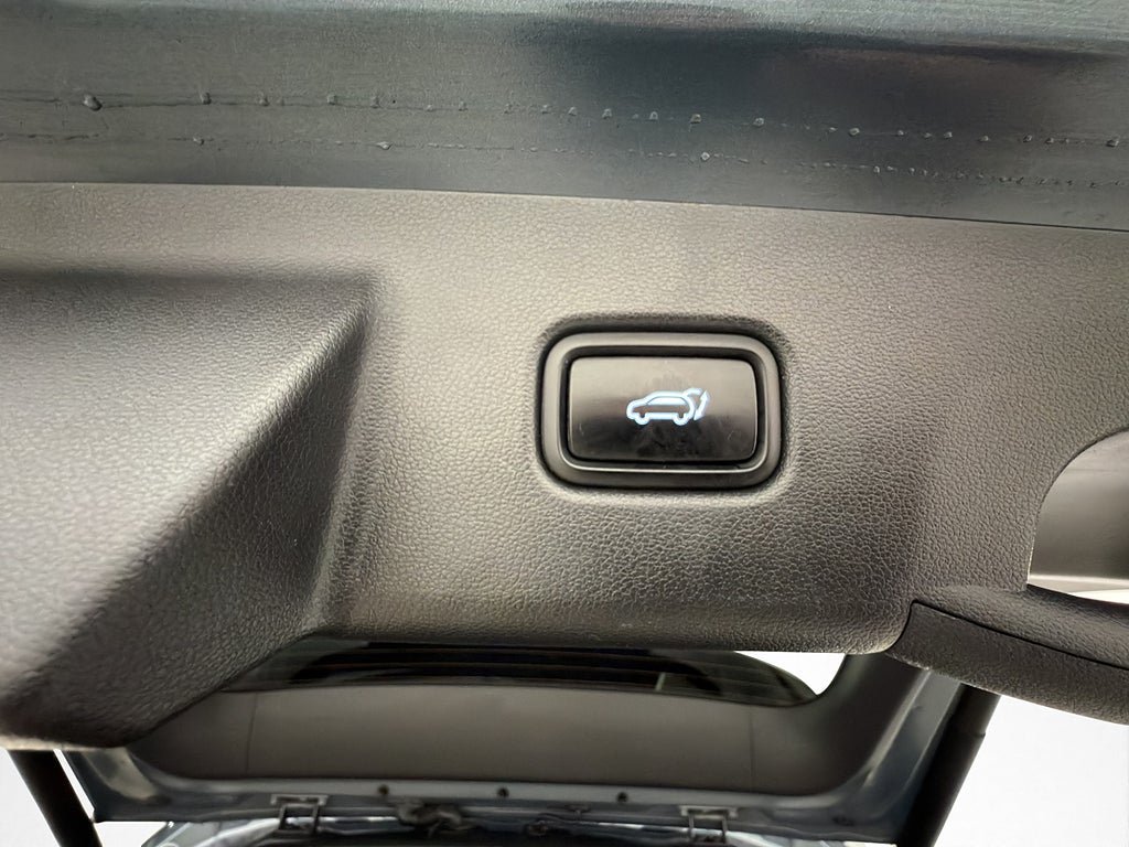 Vehicle Image 24