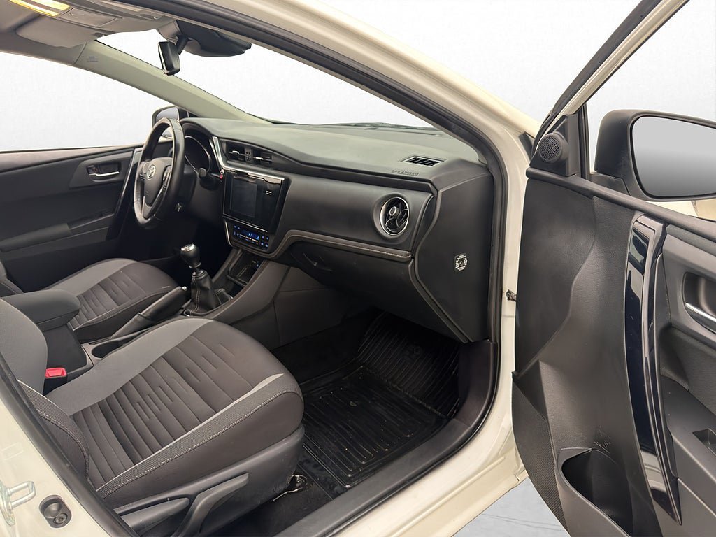 Vehicle Image 23