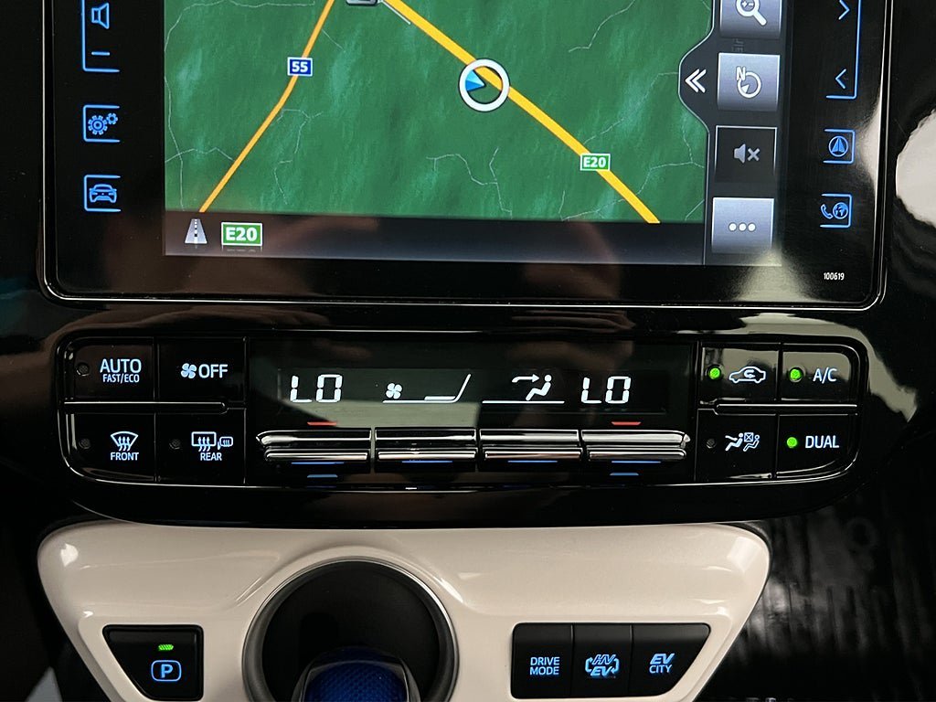 Vehicle Image 22
