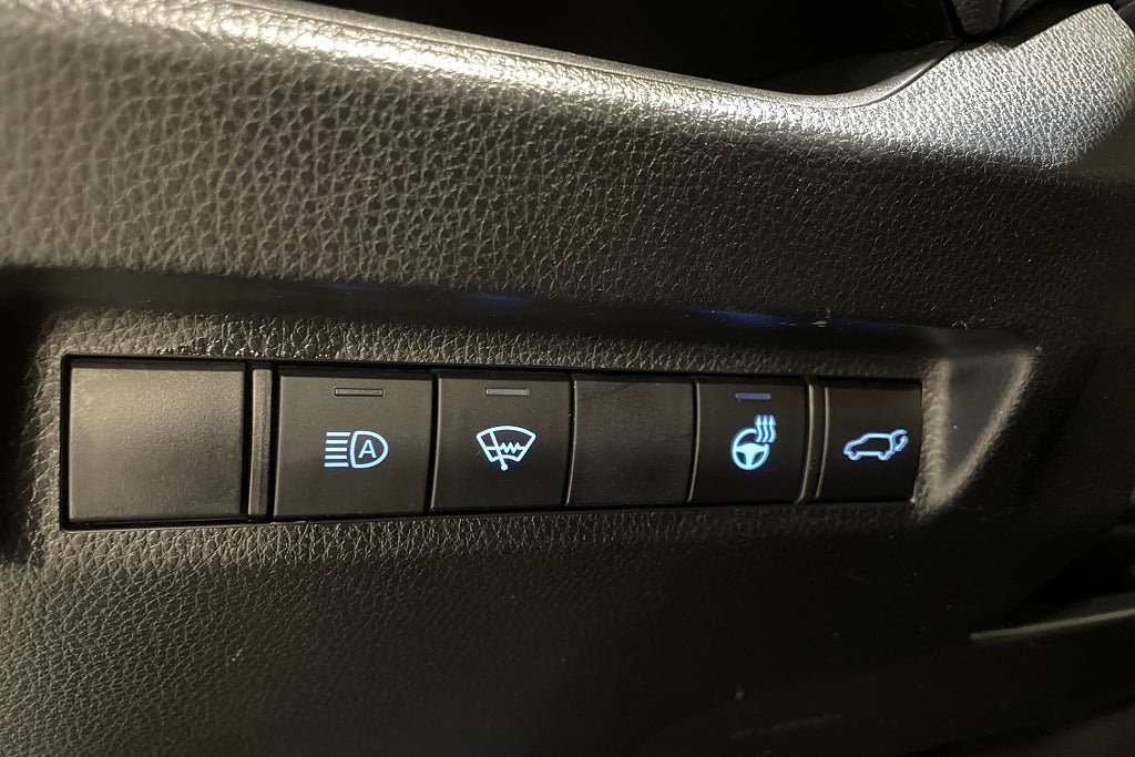 Vehicle Image 24