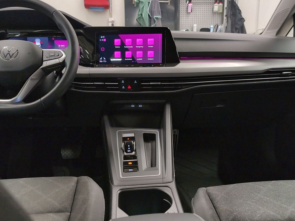 Vehicle Image 12