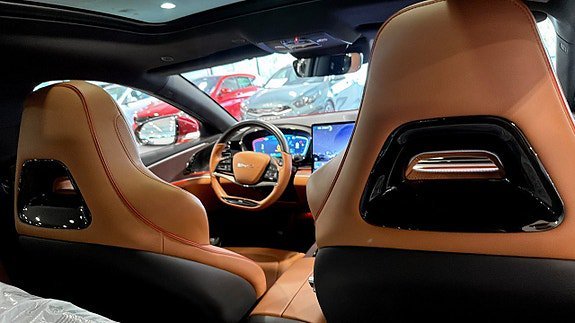 Vehicle Image 5
