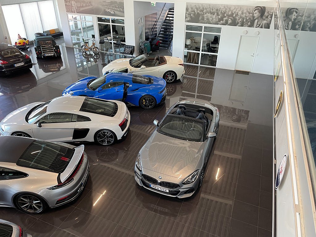 Vehicle Image 6