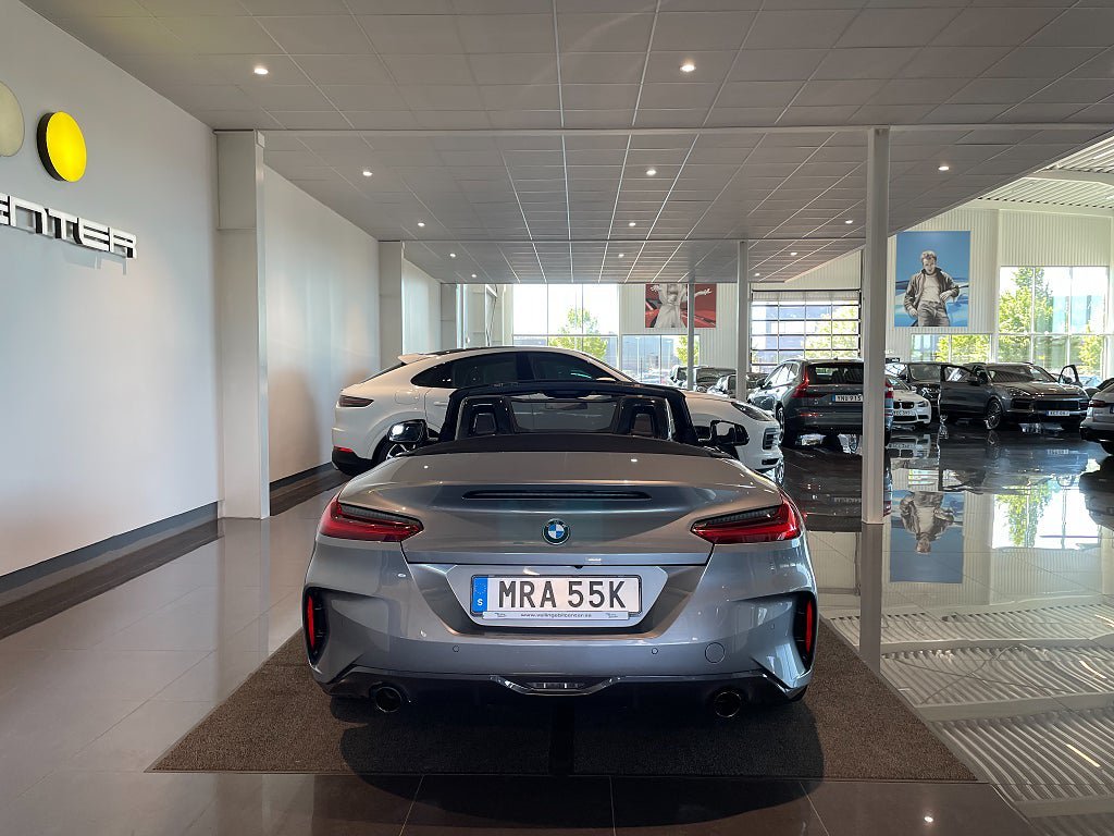 Vehicle Image 9