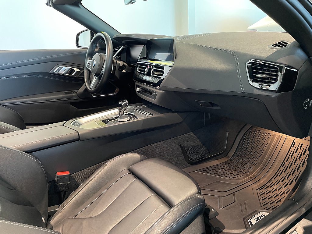 Vehicle Image 19
