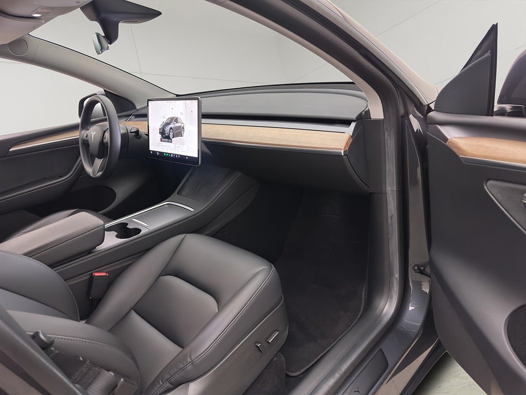 Vehicle Image 14