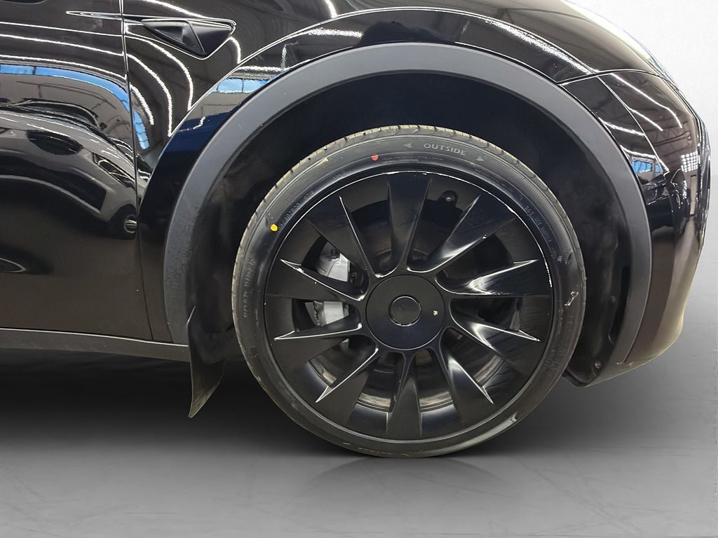 Vehicle Image 32