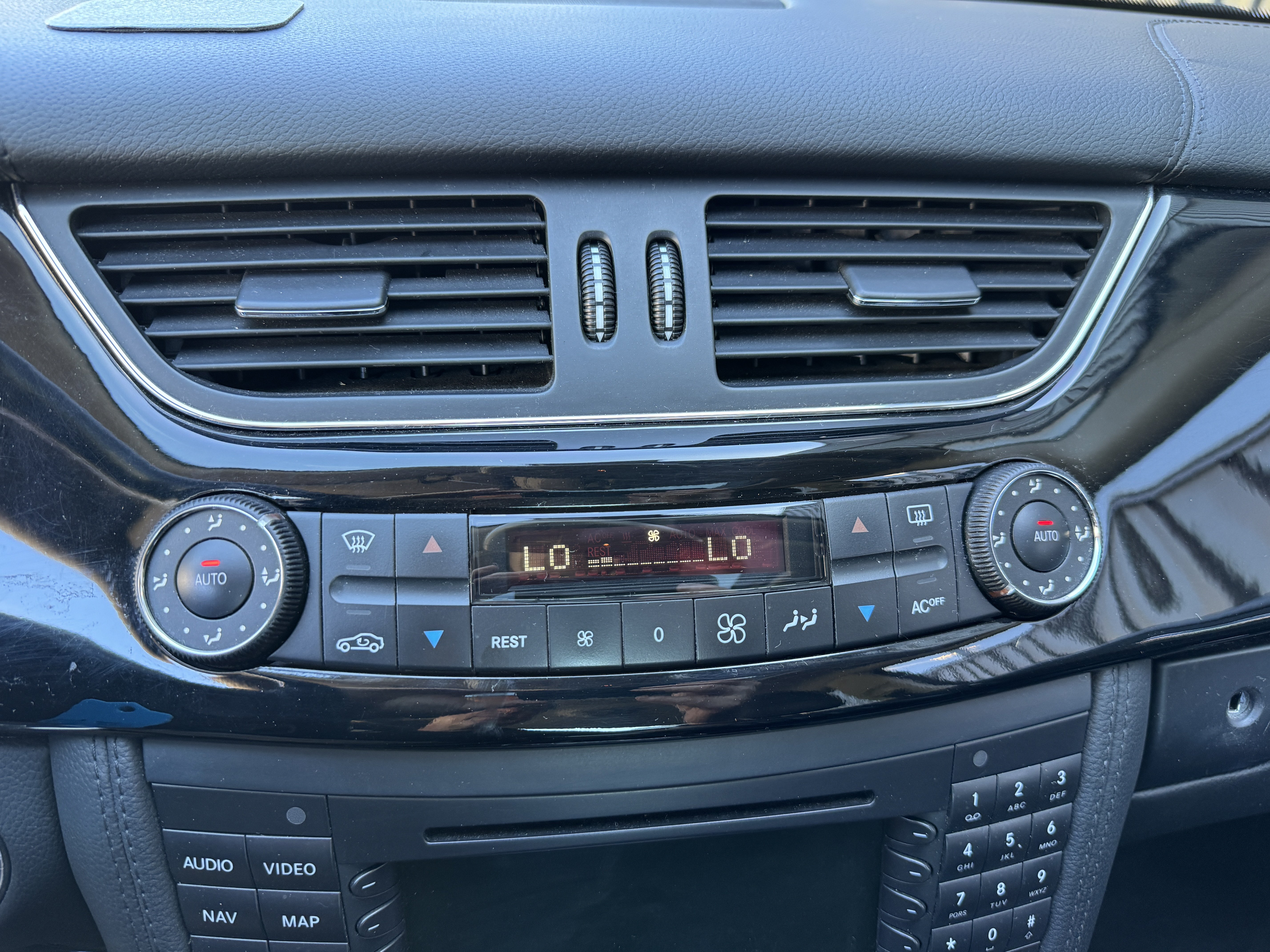 Vehicle Image 38