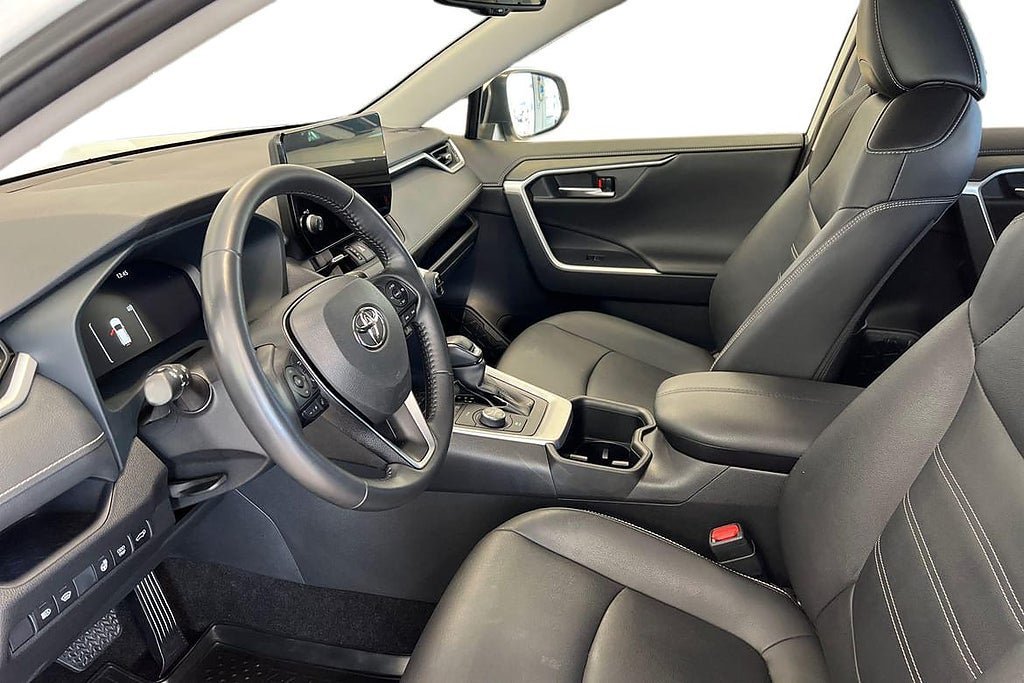 Vehicle Image 12