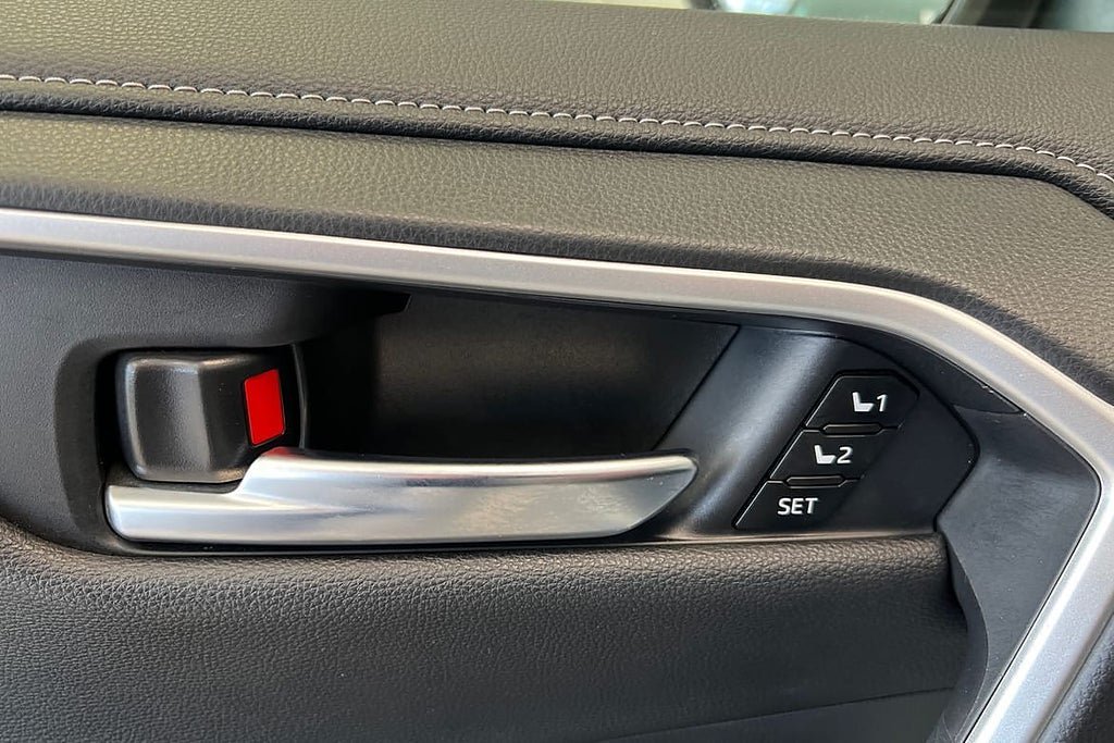 Vehicle Image 21