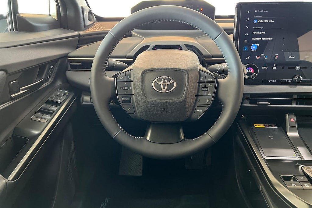 Vehicle Image 14