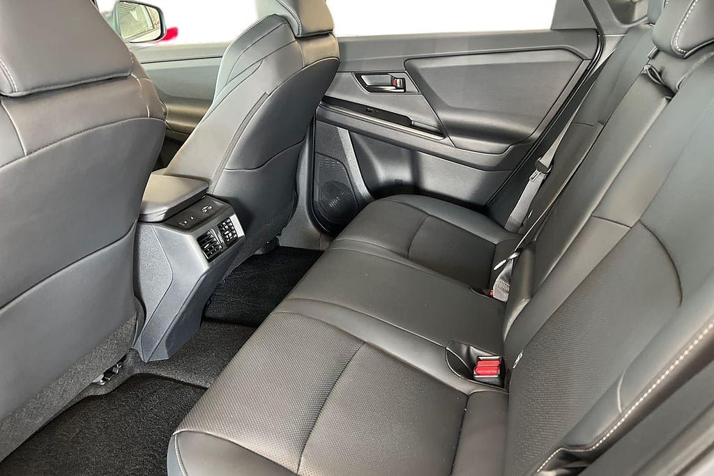 Vehicle Image 15