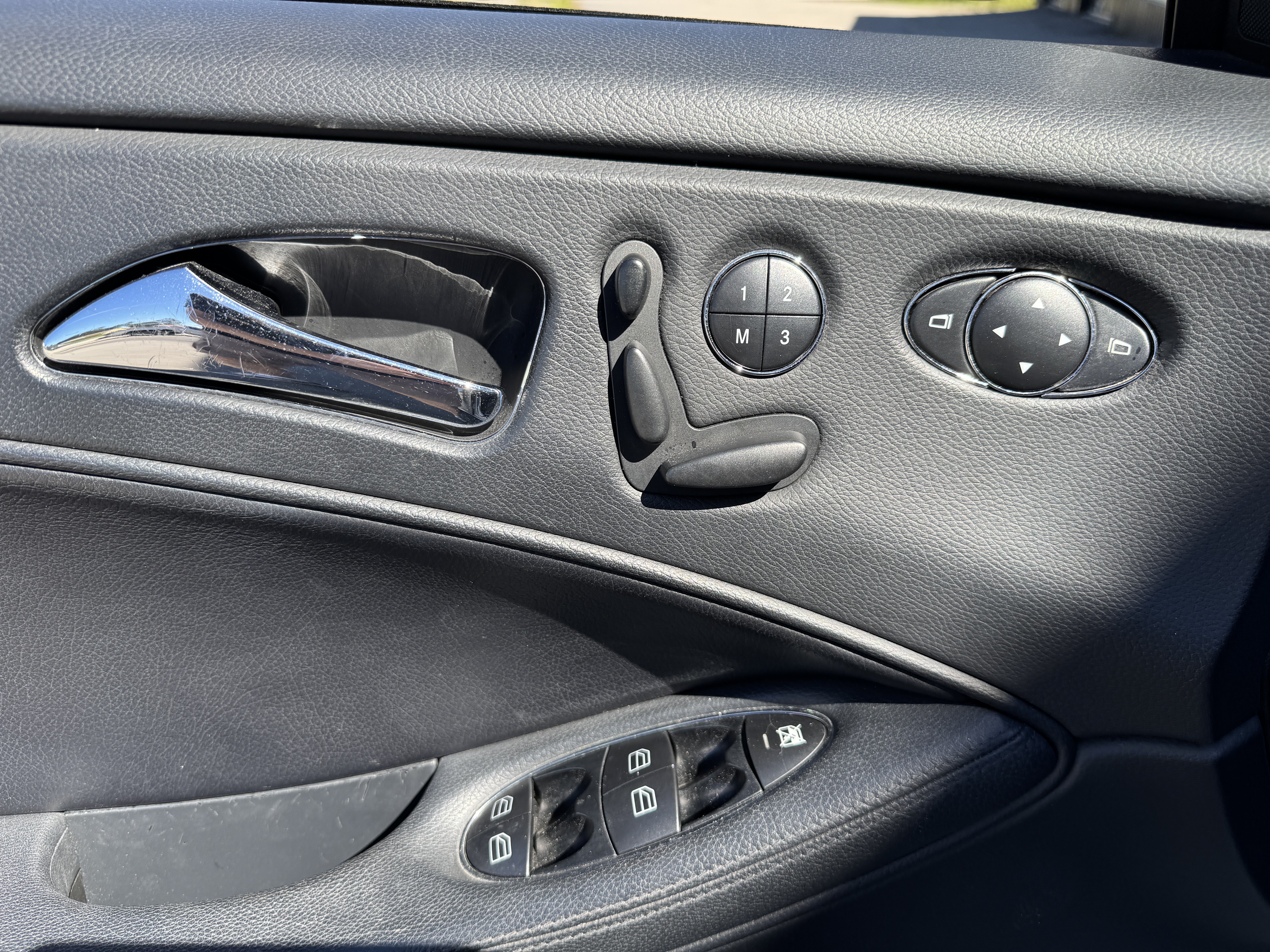 Vehicle Image 52