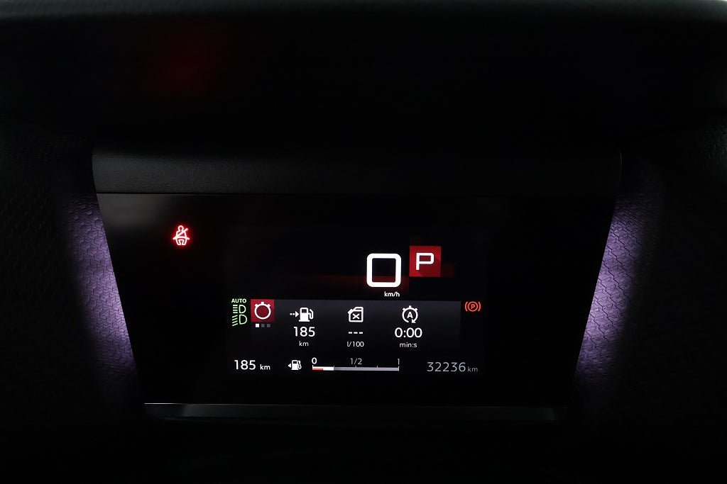 Vehicle Image 16