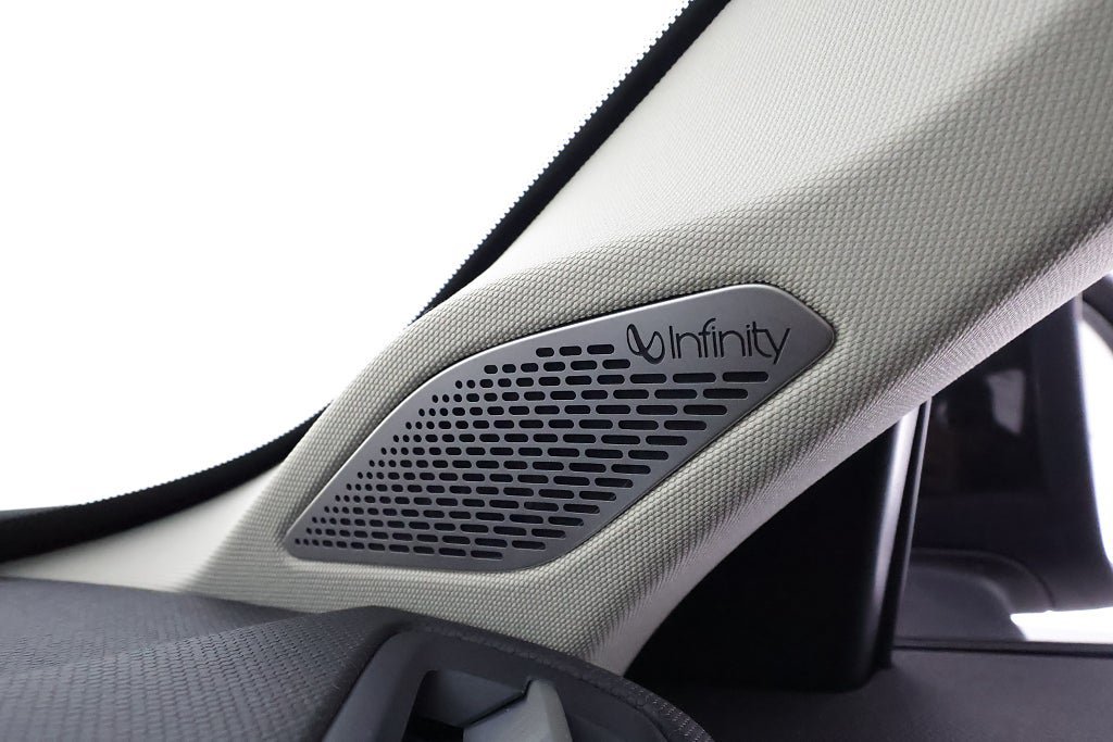Vehicle Image 25