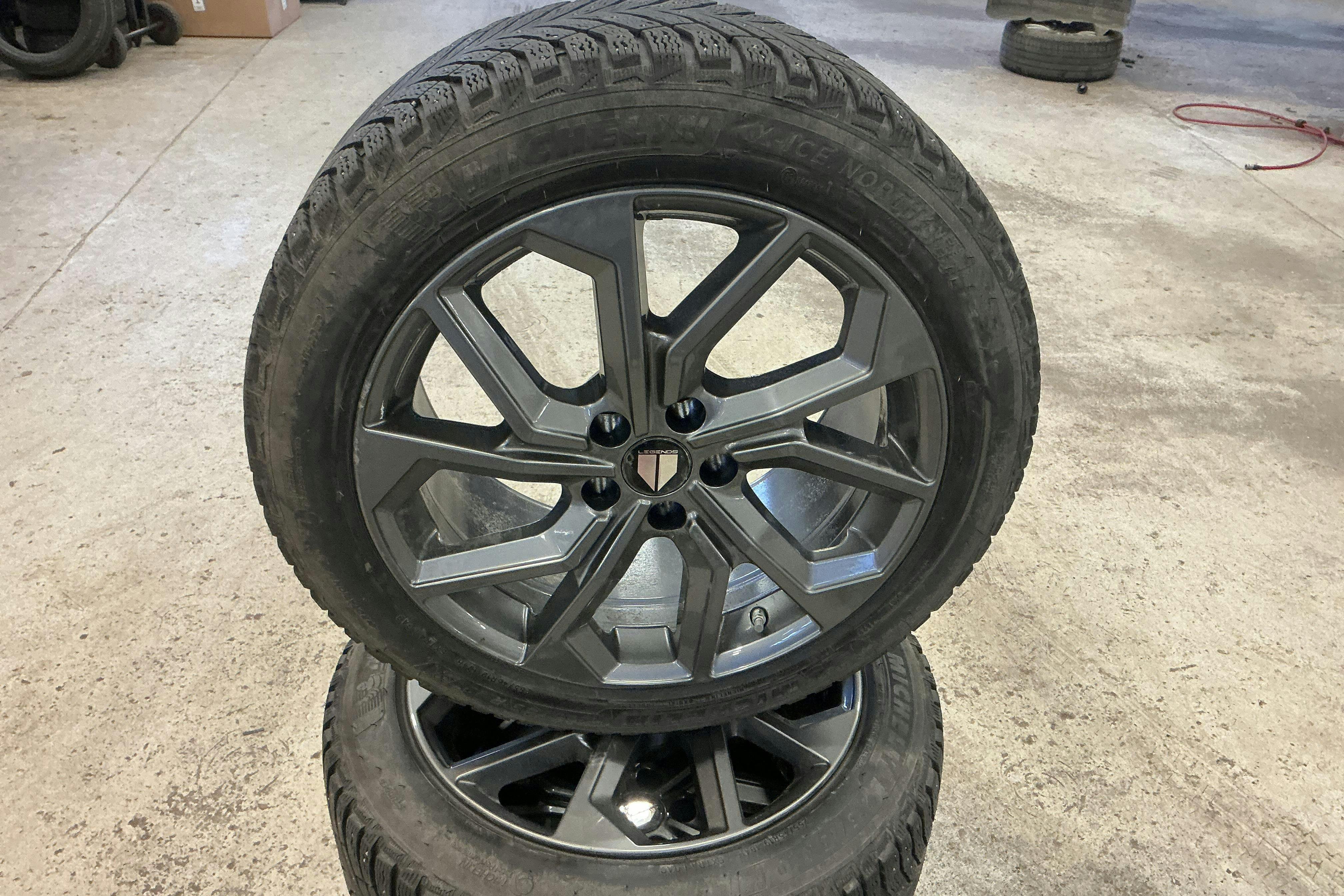 Vehicle Image 20