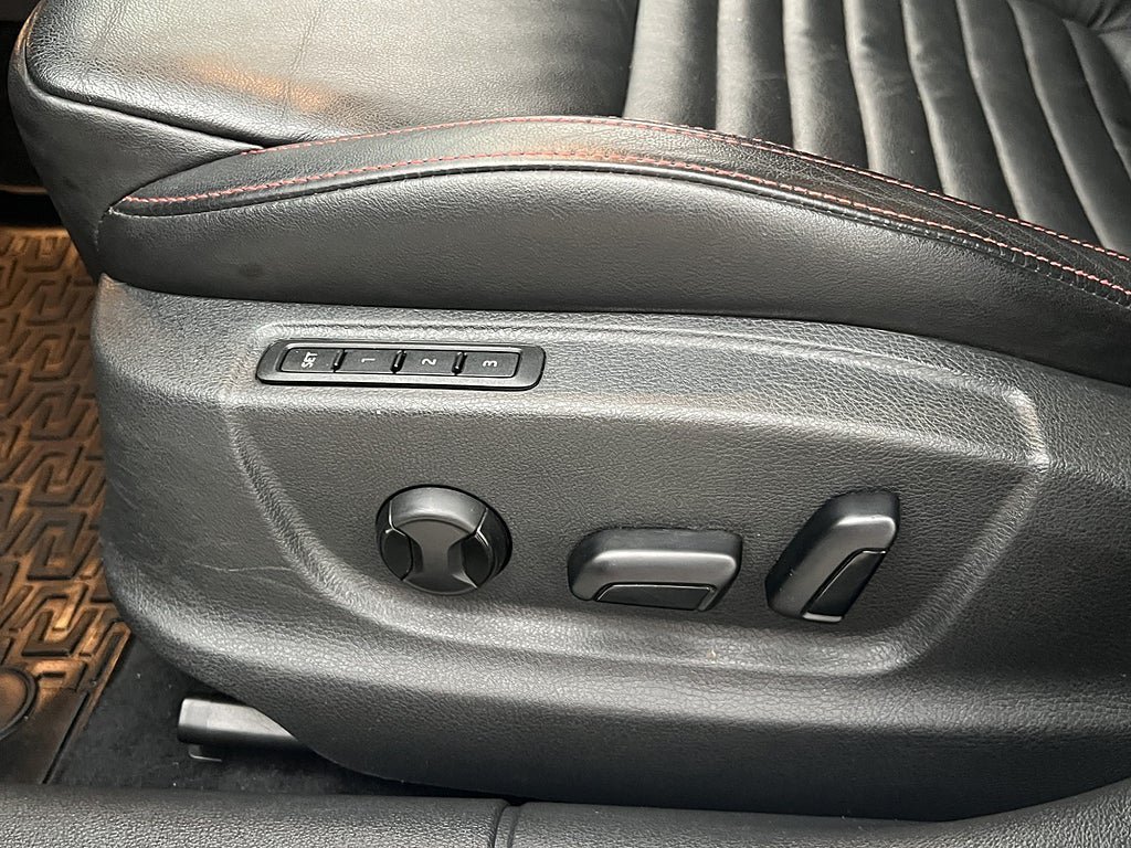 Vehicle Image 28