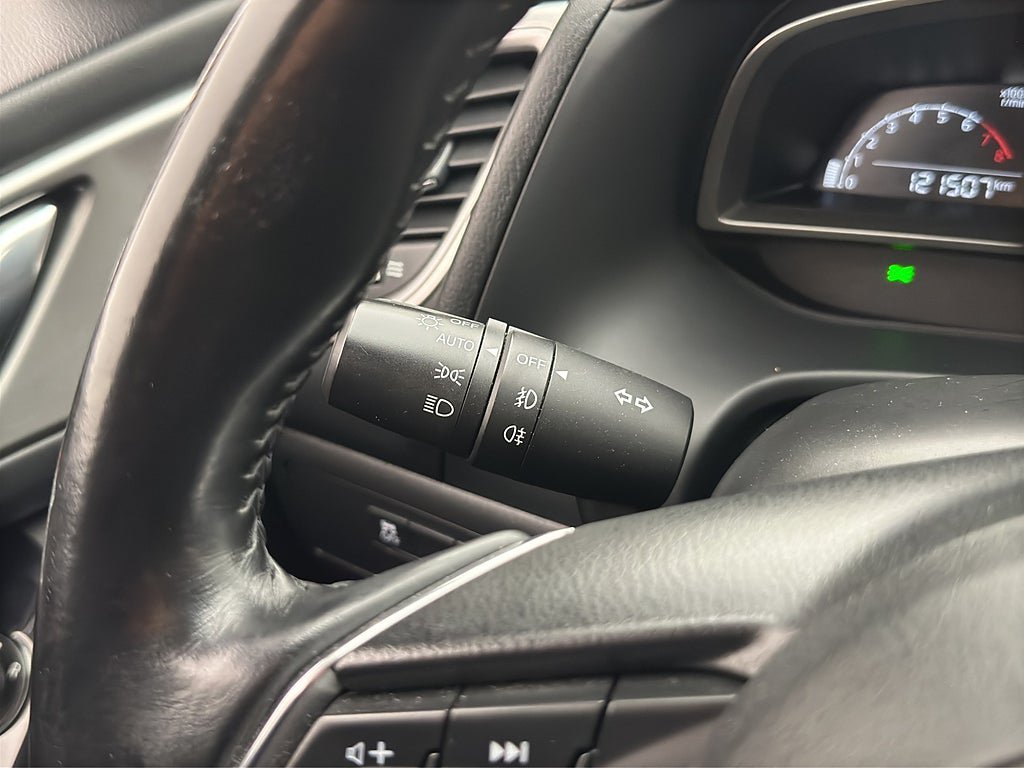 Vehicle Image 15