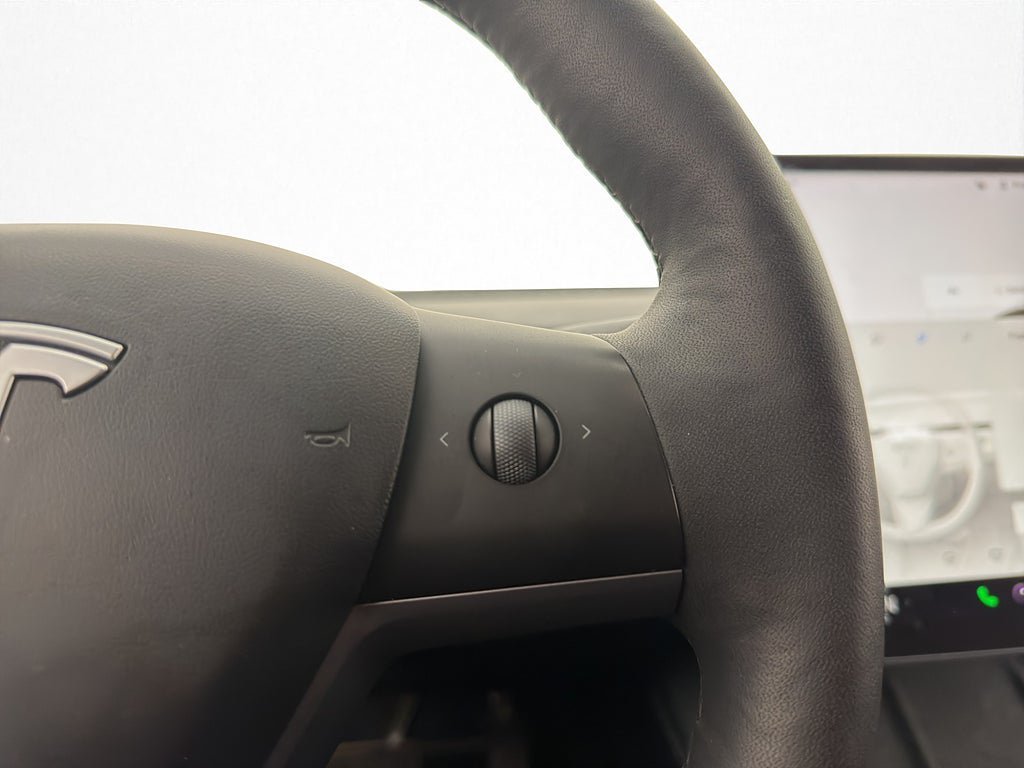 Vehicle Image 27