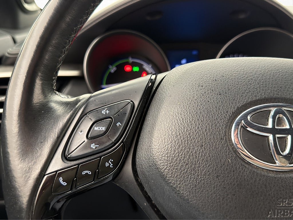 Vehicle Image 16
