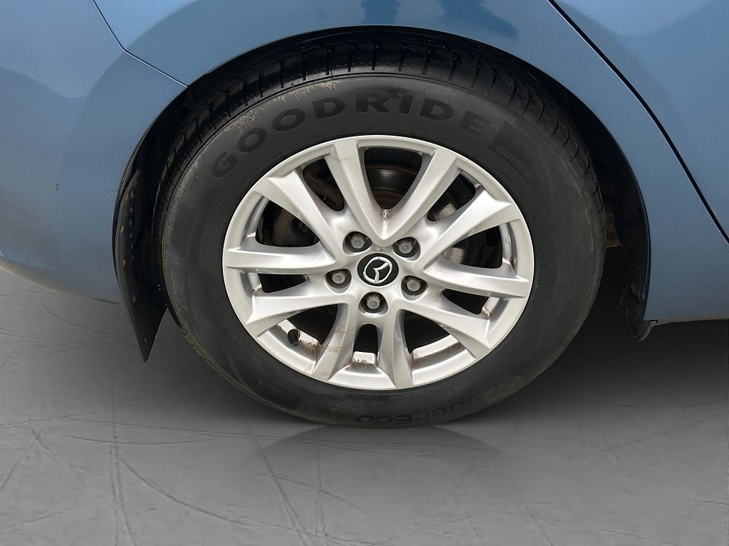 Vehicle Image 30