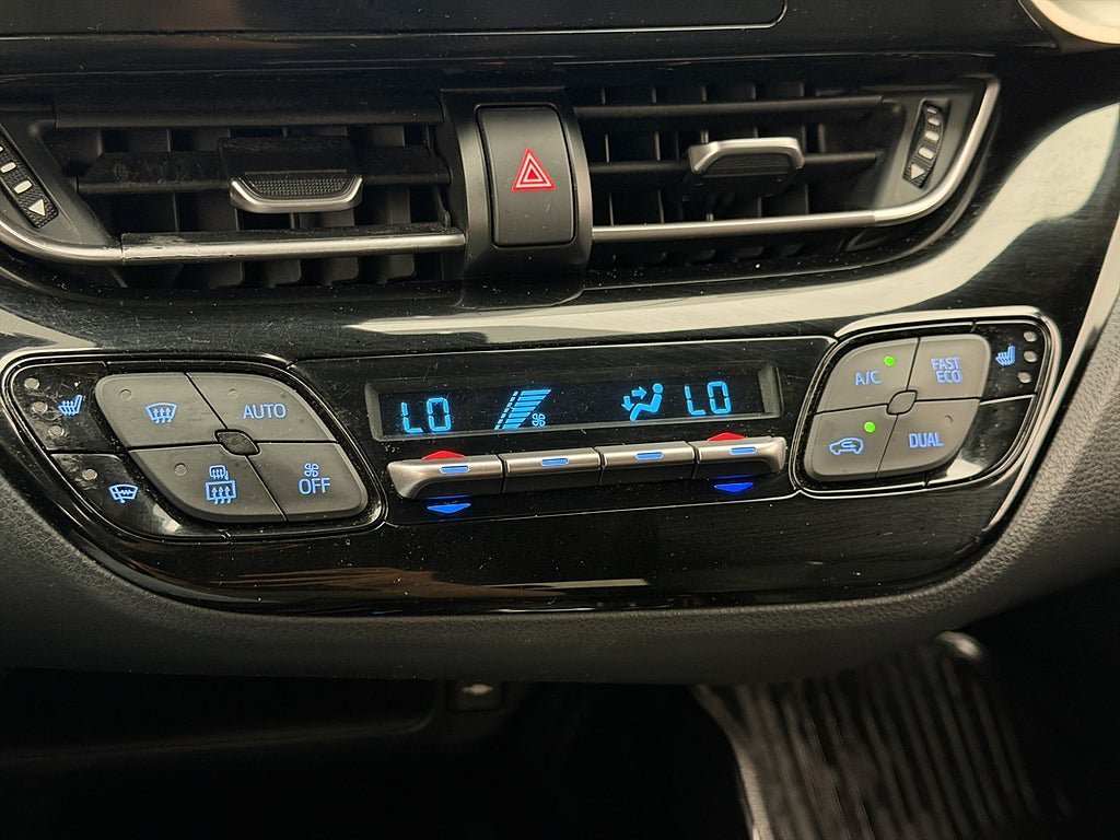 Vehicle Image 24