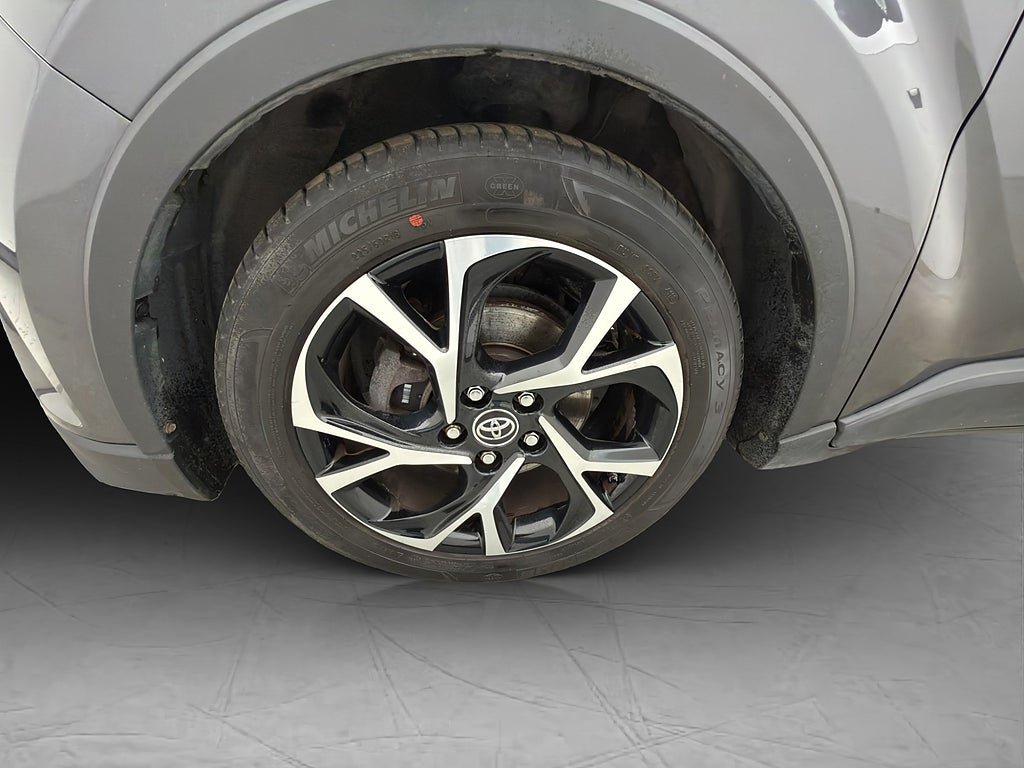 Vehicle Image 32