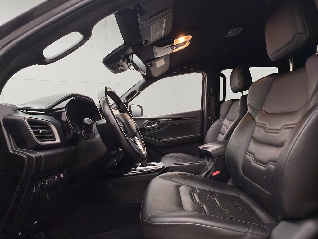 Vehicle Image 13