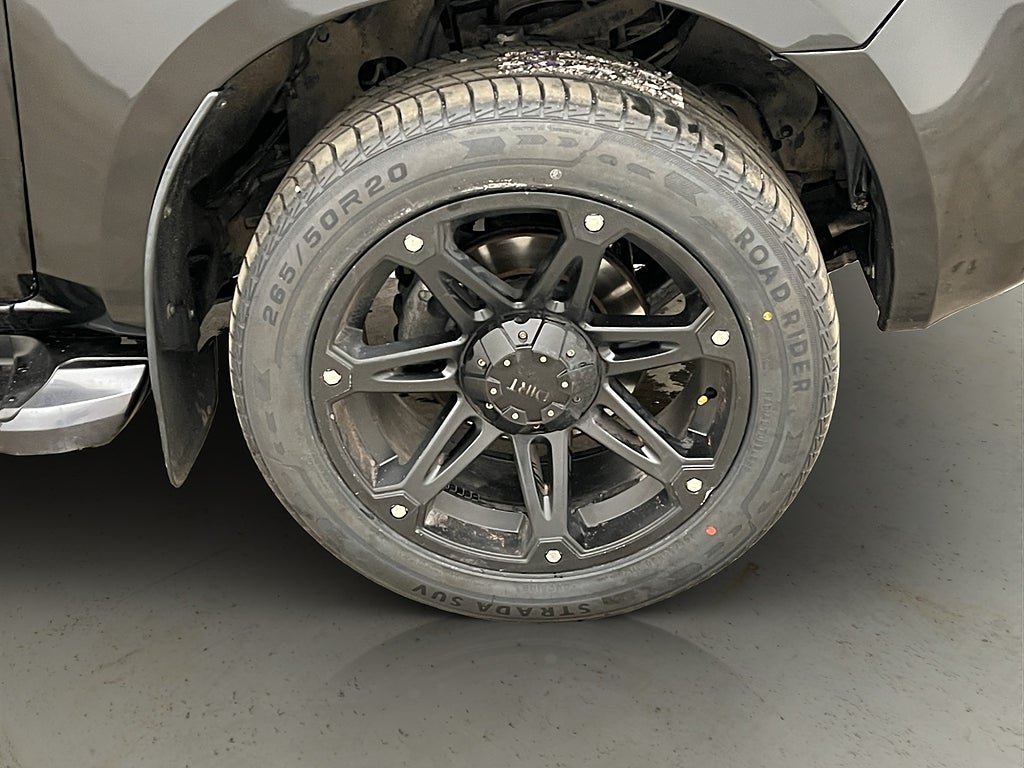 Vehicle Image 30