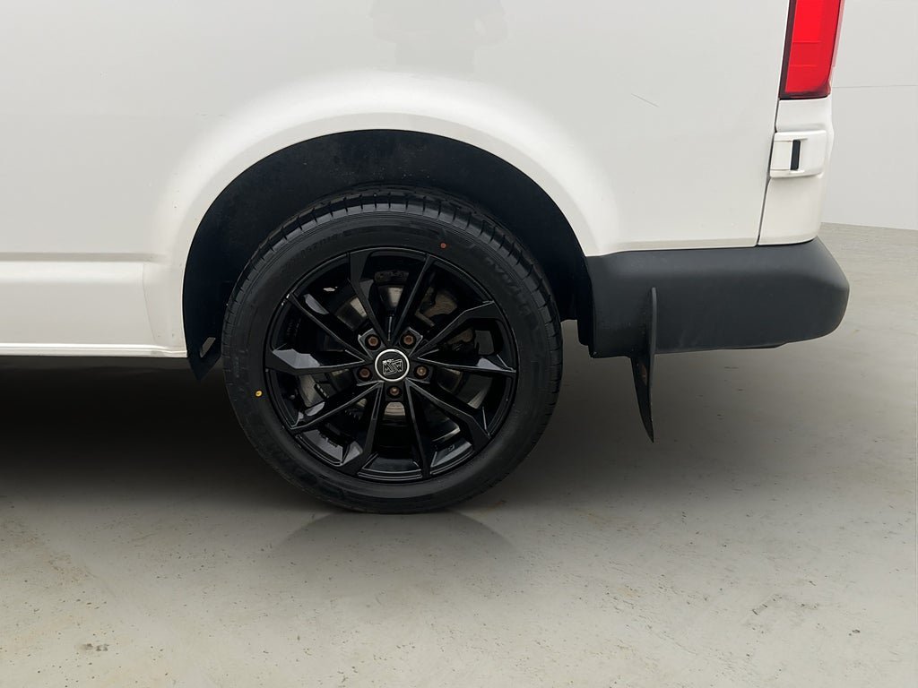 Vehicle Image 26