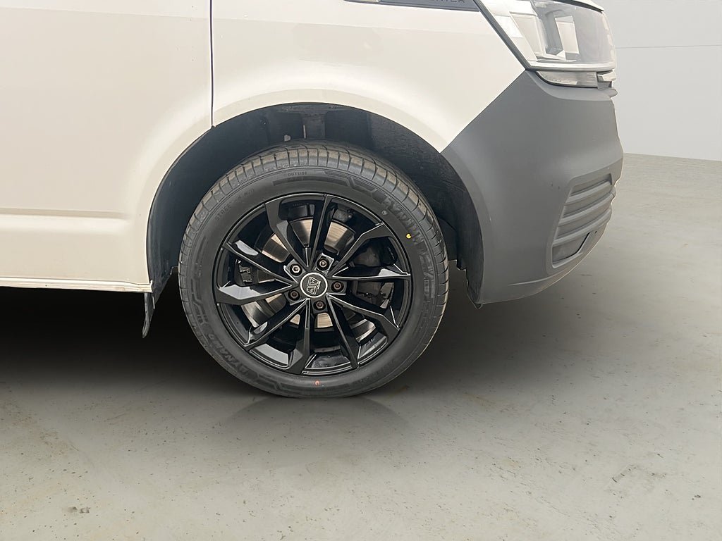 Vehicle Image 28