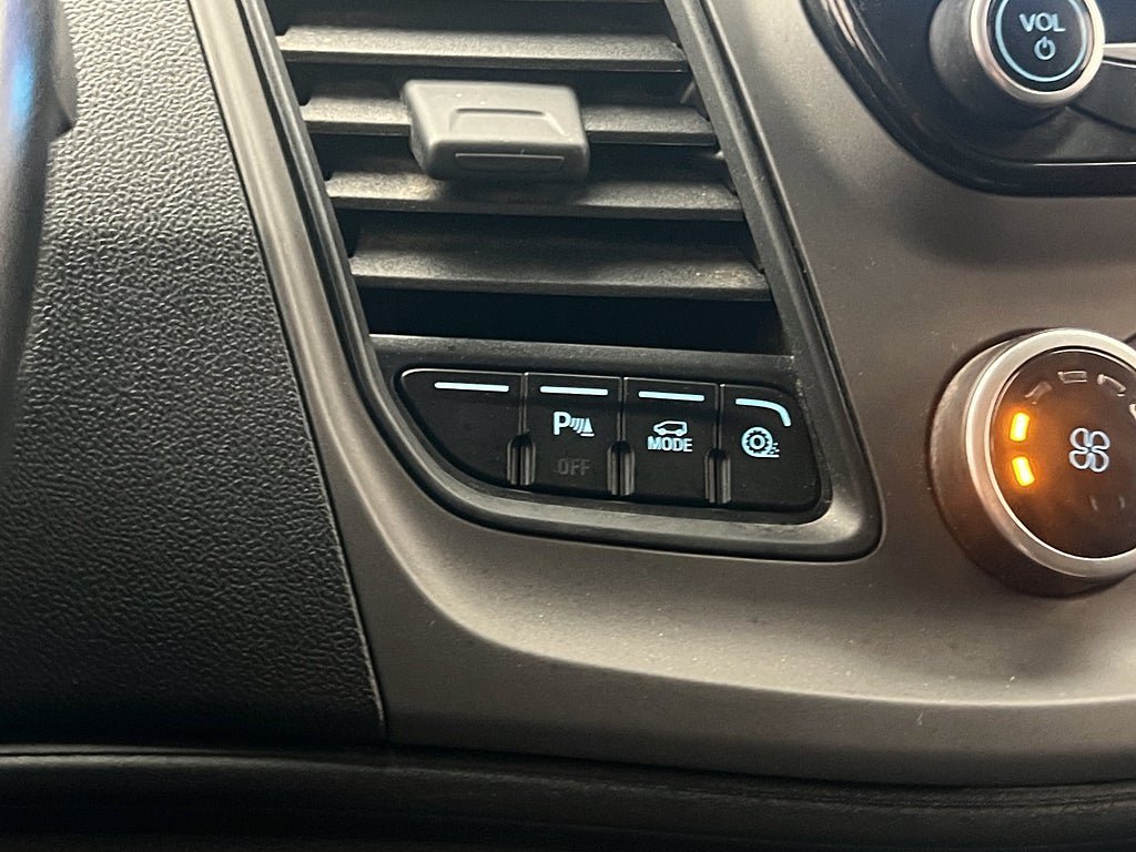 Vehicle Image 23