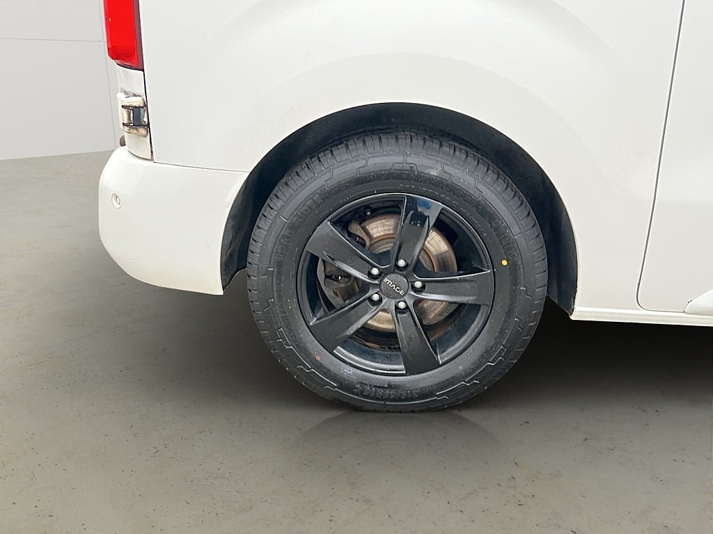 Vehicle Image 33