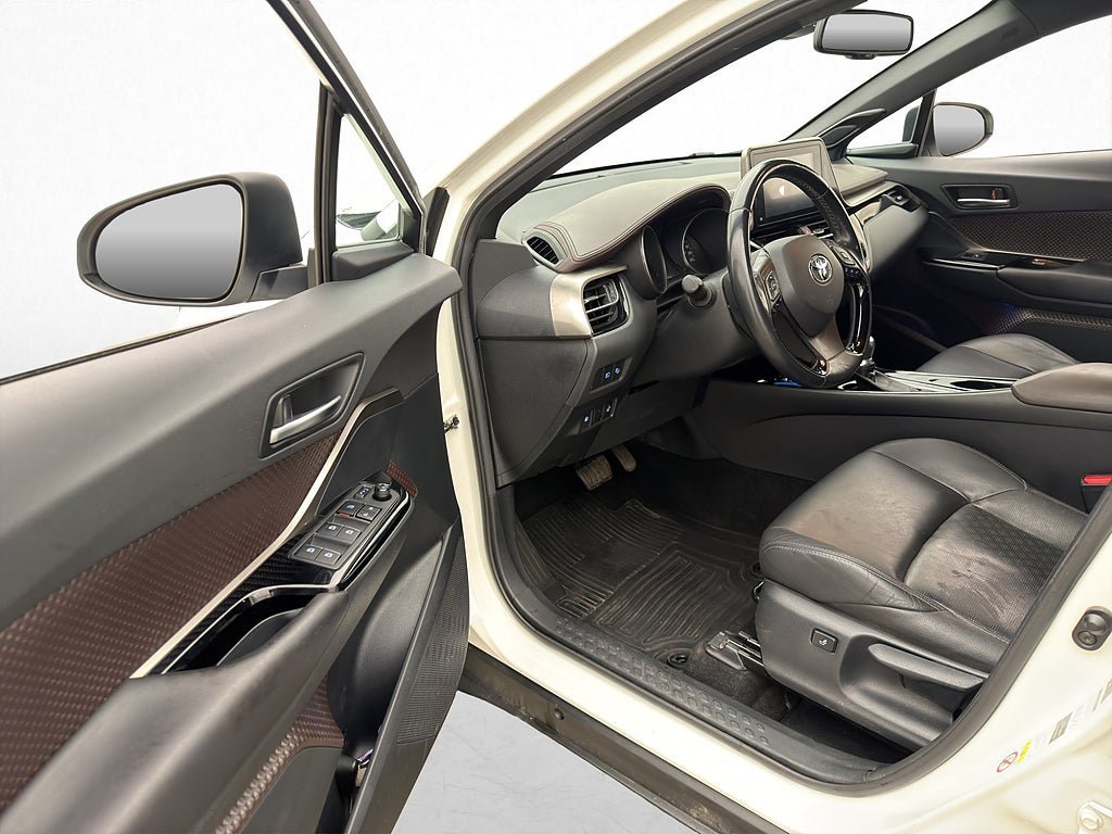 Vehicle Image 9