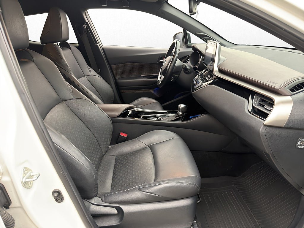 Vehicle Image 11